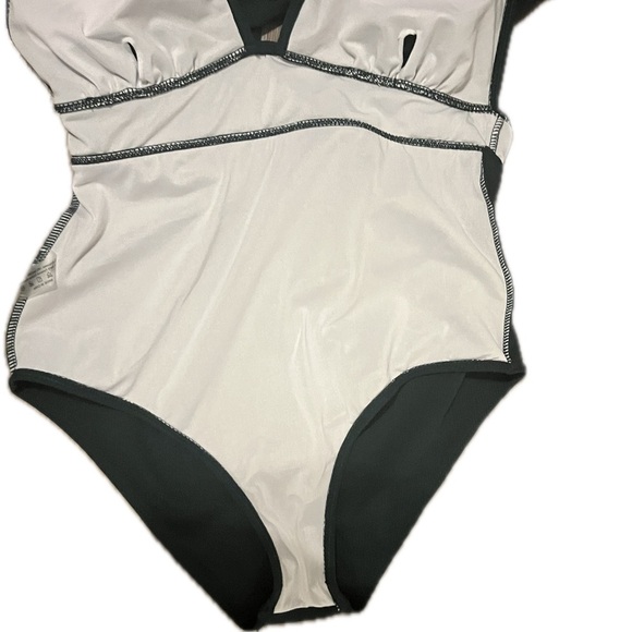 Elegant Dark Green One-Piece Swimsuit - Picture 7 of 7